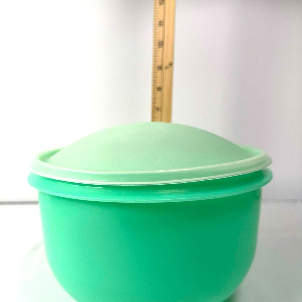 Tupperware Crisp-It Lettuce Bowl Keeper Jadeite Green Bowl Dome Lid 1424 1425